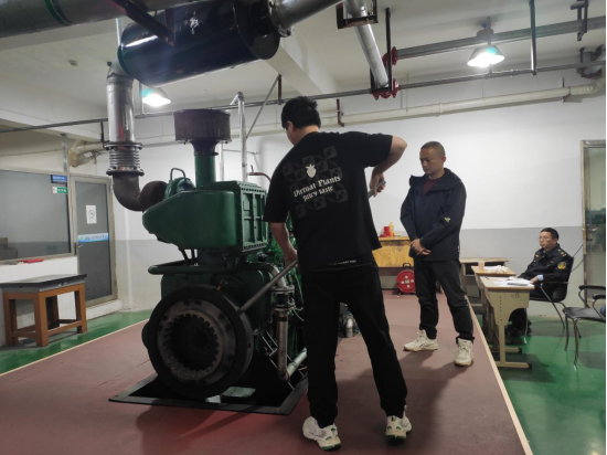 学校圆满完成2025年第一期全省内河一类轮机实操评估工作