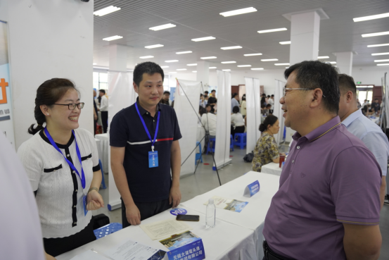 职业教育活动周|学校组织学生参加2025年无锡市职业院校毕业生专场招聘会