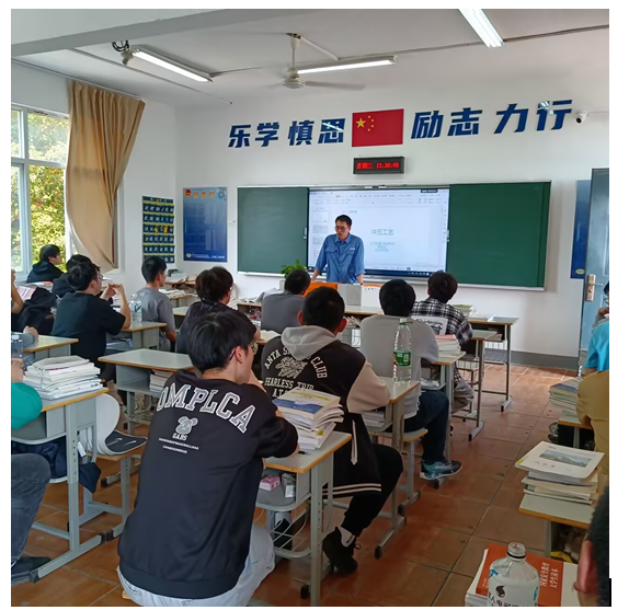 “大通”冠名班顺利开课