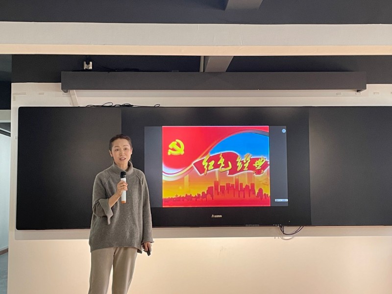 学校举办“重温红色经典，追溯建党百年” 读书分享会