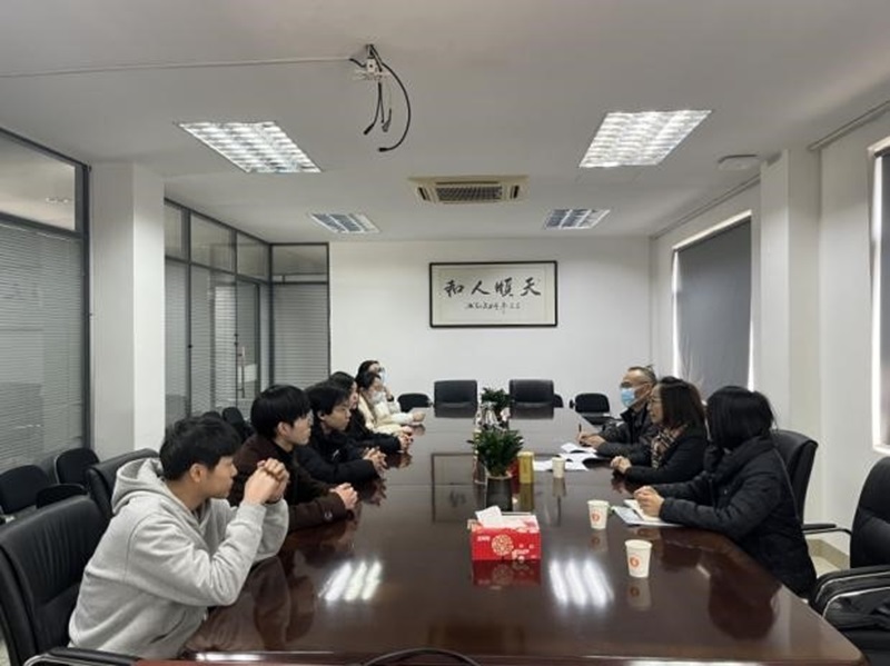 访企拓岗促就业 校企合作共育人