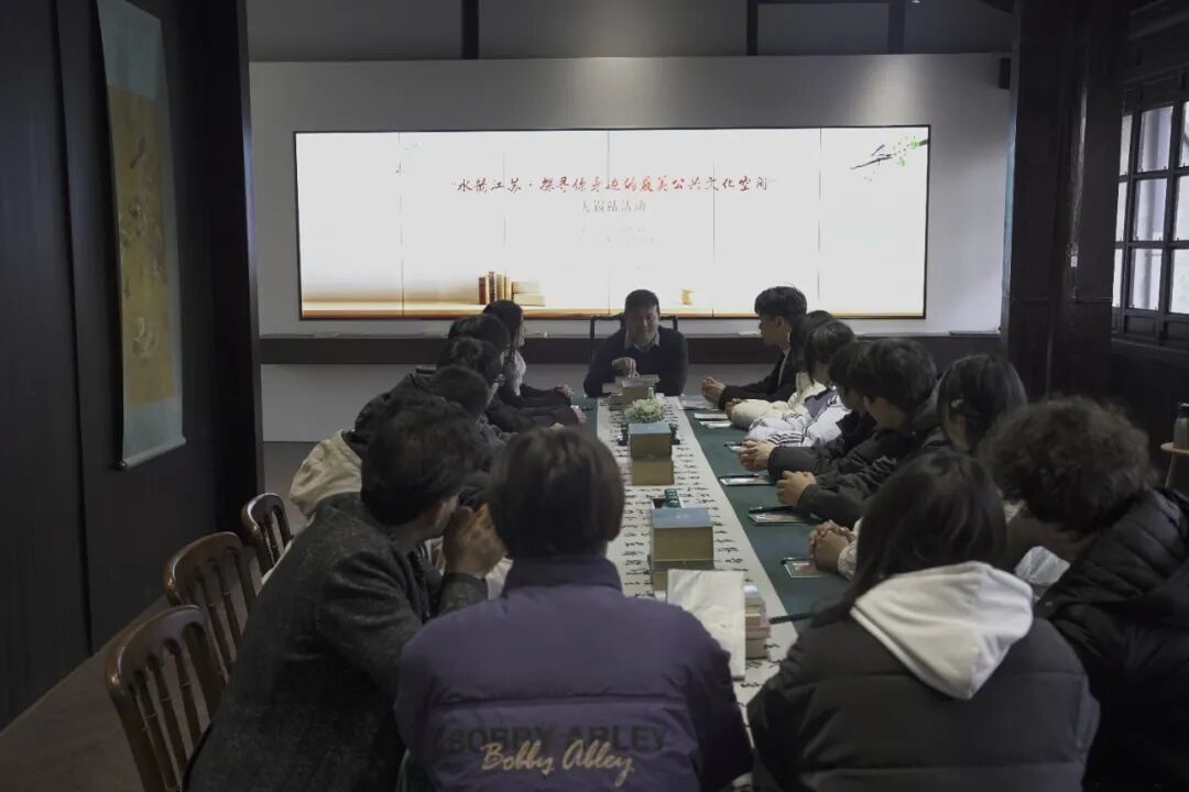 行走的课堂:学校学生在公共文化空间“沉浸式”研学游